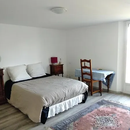 بيت للعطل Le Rocher Au Thym ليمو